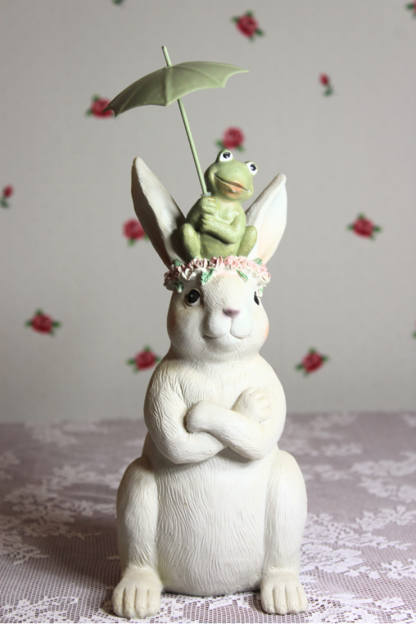 Zajačica so žabkou